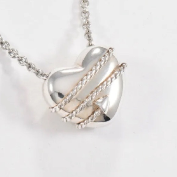 Authentic Tiffany & Co. Vintage 925 Sterling Silver Arrow Heart Pendant Necklace - Picture 7 of 8